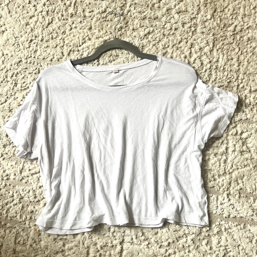 white lululemon t shirt